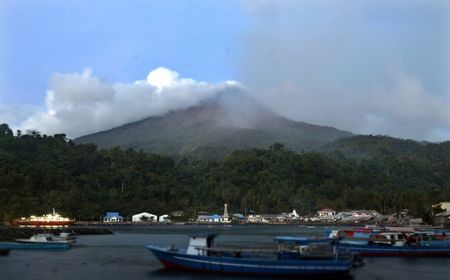 Gunung Karangetang Sulut Fluktuatif, Masih Ada Warga Mengungsi