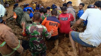 西苏门答腊洪水和山体滑坡造成7人失踪