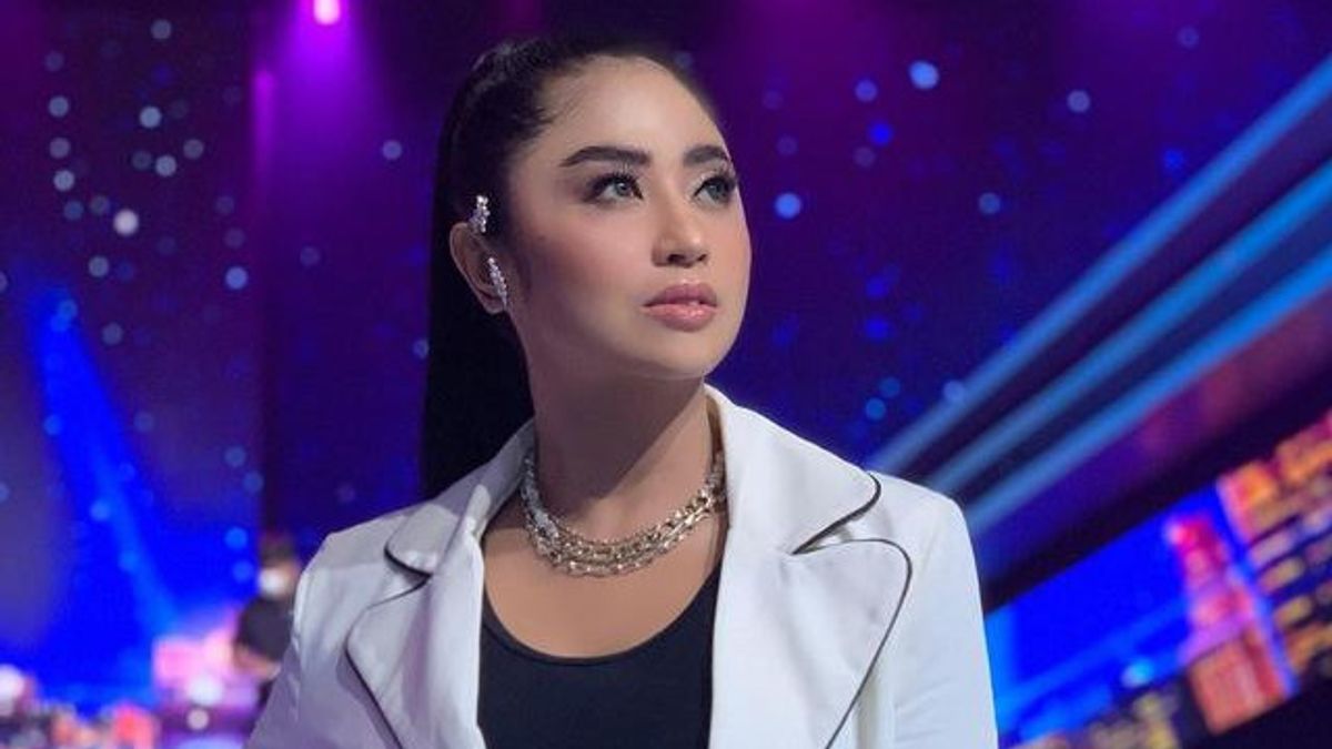 Don't Want To Reconcile Even Though Dewi Perssik Asks, Angga Wijaya: Hopefully He Can Get A Better Substitute