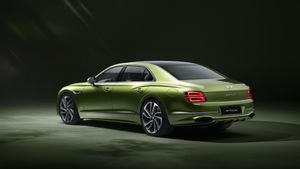 Bentley Officially Released Flying Spur PHEV With A More Powered V8 Machine