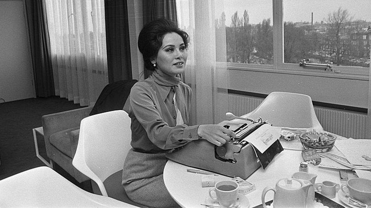 ラトナ・サリ・デウィ・スカルノの誕生日 今日の歴史の中で、1940年2月6日