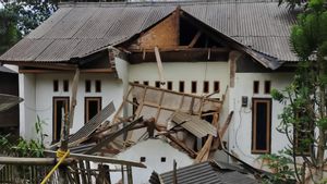 Begini Tampilan Rumah yang Rusak Akibat Guncangan Kuat 5 Detik Gempa Banten