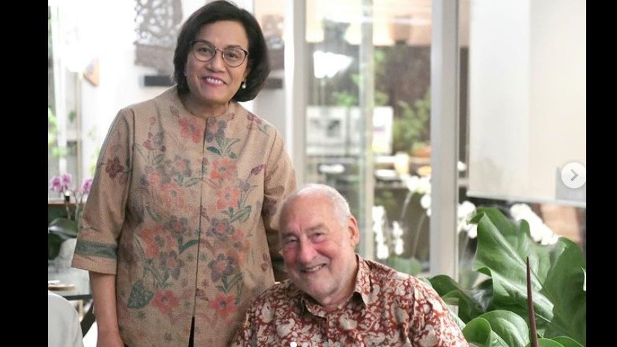 When Sri Mulyani Entertained Economic Leader Clinton in Jakarta: Good to See You Again