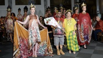 Successfully Held, New York Indonesia Fashion Week 2022 Donkkrak Wisata Tanah Air