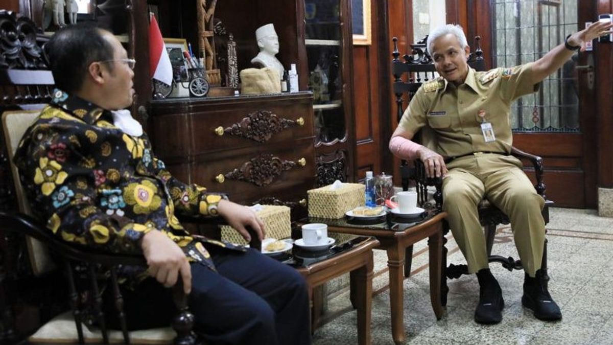 في رحلة إلى جاوة الوسطى ، يدعو Mukomuko Regent Ganjar Pranowo إلى التعاون لبناء الصناعة والاقتصاد الإبداعي