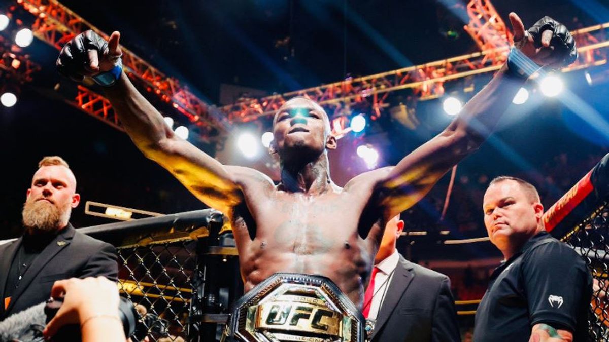Israel Adesanya's Celebration After Sweet Revenge Over Pereira Reaps Fans' Praise: The Coldest Thing Ever