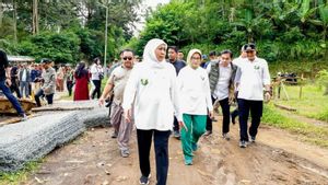 Khofifah Pastikan 2 Jembatan di Lumajang Terdampak Bencana Segera Rampung