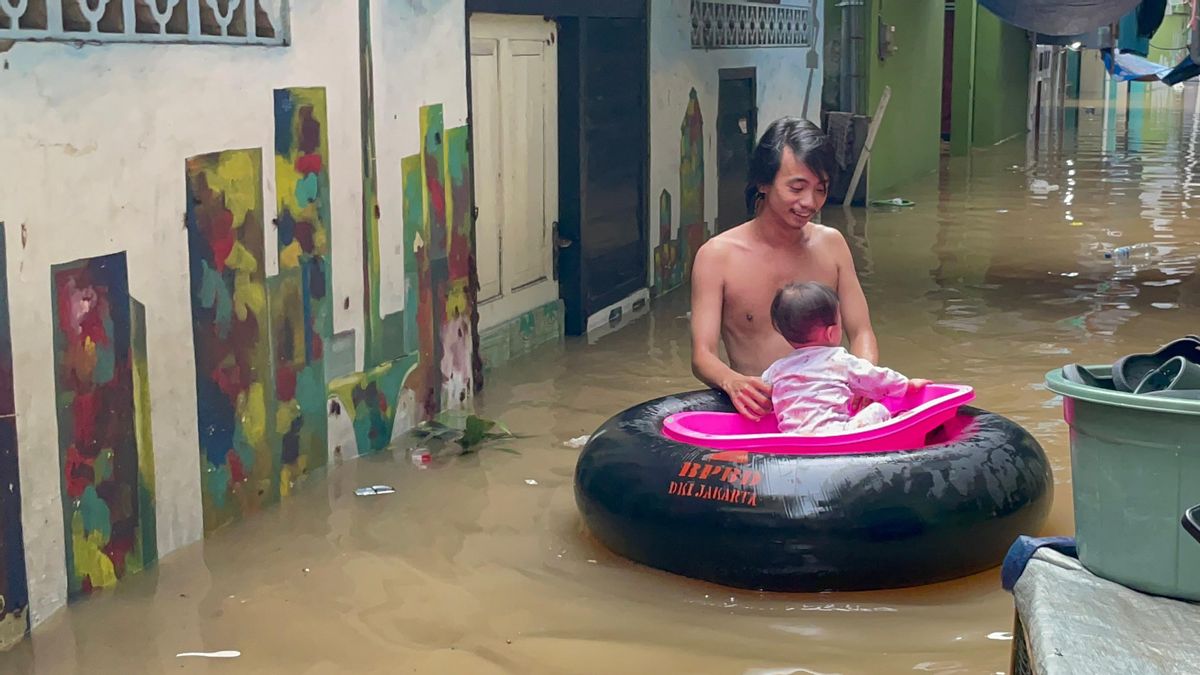 Ada 300 Rumah Warga Kebon Pala Terendam Banjir 2,5 Meter, Warga: Belum Ada Bantuan Pemerintah