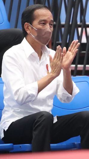 Hadiri Peparnas XVI 2021, Presiden Jokowi Saksikan Blind Judo Bersama Menpora