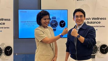 Samsung Galaxy Watch Ultra avec la couleur bleu du titane sort en Indonésie
