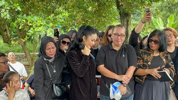 Kris Dayanti Mourns, Anwar's Selby Manager Passes Away After 32 Years Together