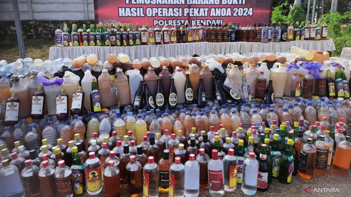 Kendari Police Destroy 2 Tons Of Illegal Traditional Alcohol