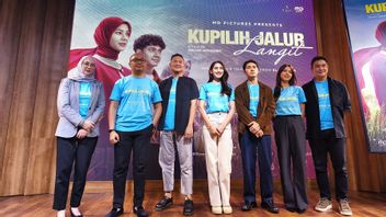 Emir Mahira Akui Peran Ustaz di Film Kupilih Jalur Langit Jadi ‘Colekan’ Spiritual