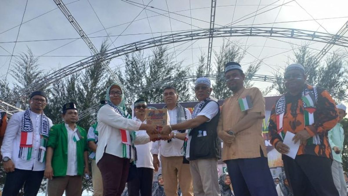 متطوعون من مختلف الأديان في جزر رياو بعنوان عمل الدفاع عن فلسطين، مساهمة 175 مليون روبية إندونيسية