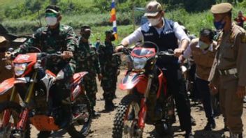 Opening Road Access, TNI Personnel Supports Economic Improvement For South OKU Residents