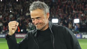 Enrique Senang Melihat Laga Barcelona vs PSG, Berharap Jumpa Lagi di Fase Gugur Liga Champions
