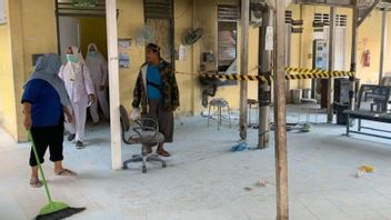 A Woman Burns Hospital In Tanjungbalai