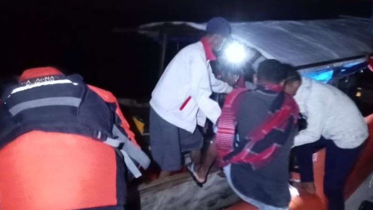 6 Fishermen Evacuated After Boat Dies Engine In Wakatobi Waters