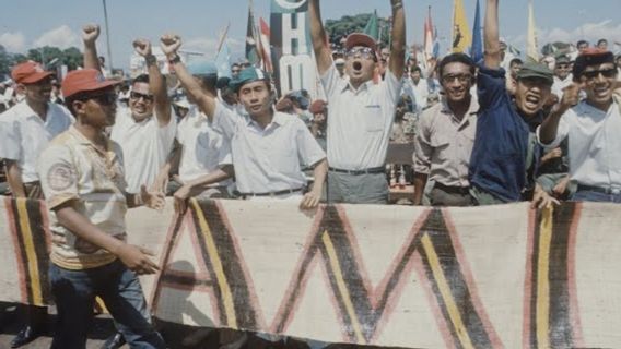 今天的历史：印度尼西亚学生行动单位或KAMI成立于1965年10月25日