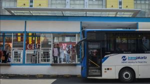 Layanan Transjakarta Koridor 13 Terlambat Sejak Sore, Proyek Galian Biang Keroknya 