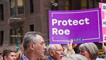 与美国最高法院不同，德克萨斯州的法官暂停废除罗伊诉韦德案：堕胎实践重新开放