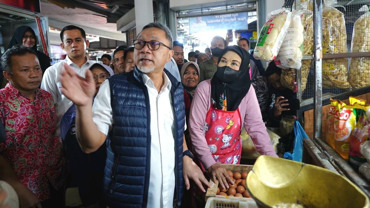 Trade Minister Zulkifli Hasan's Claim: Nationally Prices Of Basic Materials Tend To Drop