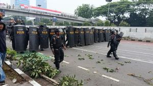 Kapolda Metro: Pengamanan Demo Buruh Tak Dilengkapi Senpi, Penggunaan Gas Air Mata Hanya Atas Perintahnya