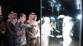 وزير الثقافة يدعو وزير خارجية المملكة العربية السعودية إلى اتباع أثر الإسلام والفن الإندونيسي