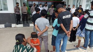 Kapuas Hulu警方将28名非prosedural Pmi移交给BP2MI坤甸