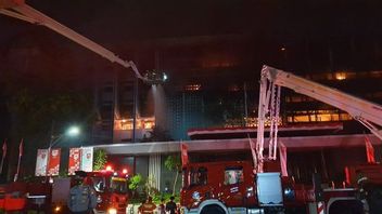 حريق في مبنى AGO ، تحقق الشرطة وتطلب من الشهود معلومات