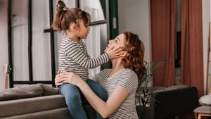 Ajari Anak Mengenal Batasan Sejak Dini, Begini Cara yang Efektif dan Lembut