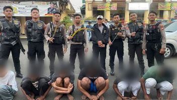 西ジャカルタメトロ警察パトロールチームは乱闘を阻止し、6人のティーンエイジャーが確保されました