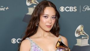 Laufey Beri Sorotan untuk Pendidikan Musik Saat Sampaikan Pidato Kemenangan Grammy Awards 2026