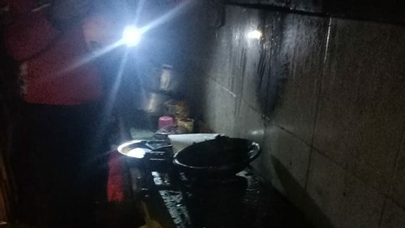 Lupa Matikan Kompor Usai Masak, Rumah Warga di Pulogadung Terbakar