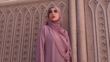 Berhijab dan Jalani Umrah, Celine Evangelista Bersyukur Masih Diberi Waktu untuk Berubah