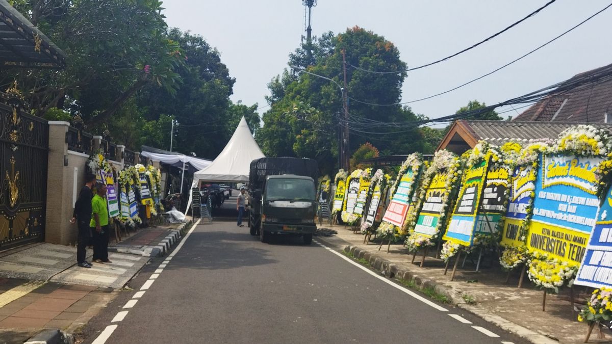 Usai Jenazah Istri Moeldoko Diberangkatkan ke Makam, Rumah Duka Sepi dan Dirimbuni Karangan Bunga