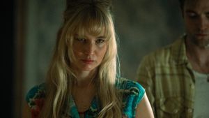 Jennifer Lawrence Ngaku Dirinya Ngeselin Karena Takut Diwawancara