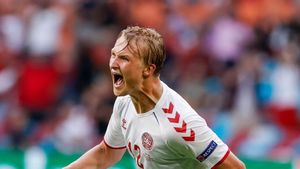 Kasper Dolberg Pemain Terbaik saat Laga Denmark vs Wales dengan Skor 4-0