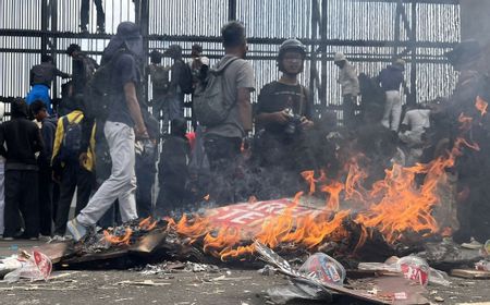 Ratusan Demonstran Ditangkap Polda Metro Jaya, IPW Singgung Hak Bantuan Hukum