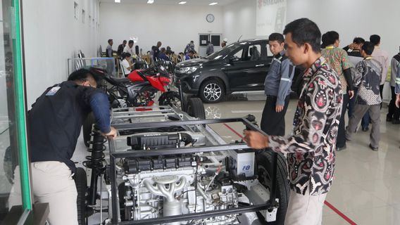 Améliorer les ressources humaines pour créer une compétitivité, Suzuki Gandeng 111 enseignants 87 SMK en Indonésie