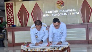 Minister Of Karding-Governor Melki Teken MoU Guidelines Migrant Workers From NTT