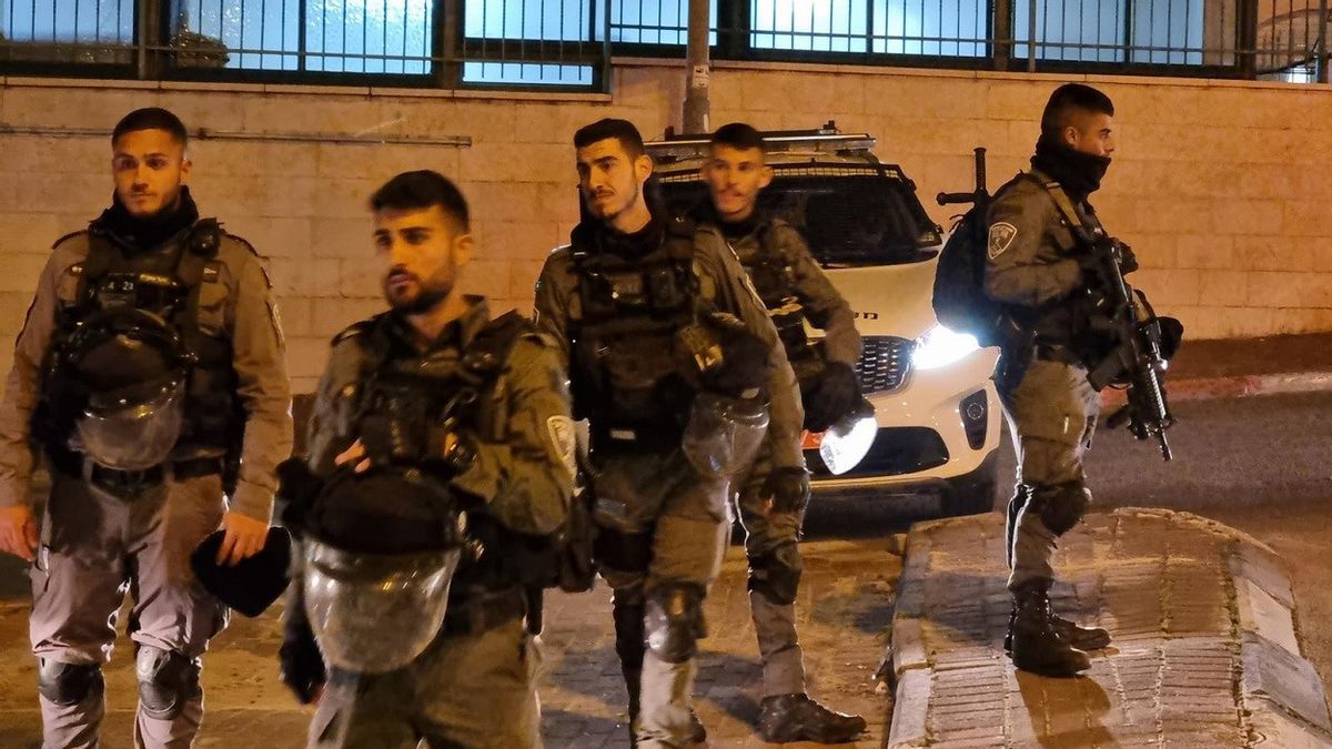 Six Palestinians Killed In Israeli Raids On West Bank Refugee Camps
