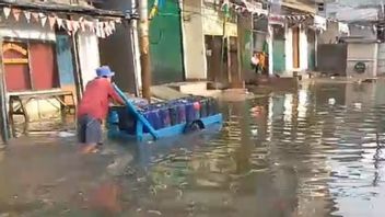 Minggu Pagi, Akses Pelabuhan Muara Angke kembali Terendam Rob