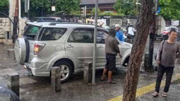 Un garçon de 9 ans, chauffeur de Toyota Rush, s’est écrasé par un tireur à Kemang Jaksel parce qu’il était obsédé par des jeux en ligne