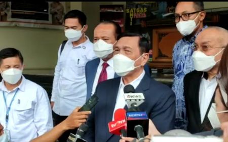 Kebakaran Tangki Kilang Minyak Pertamina Cilacap, Luhut Sebut Kemungkinan Sambaran Petir