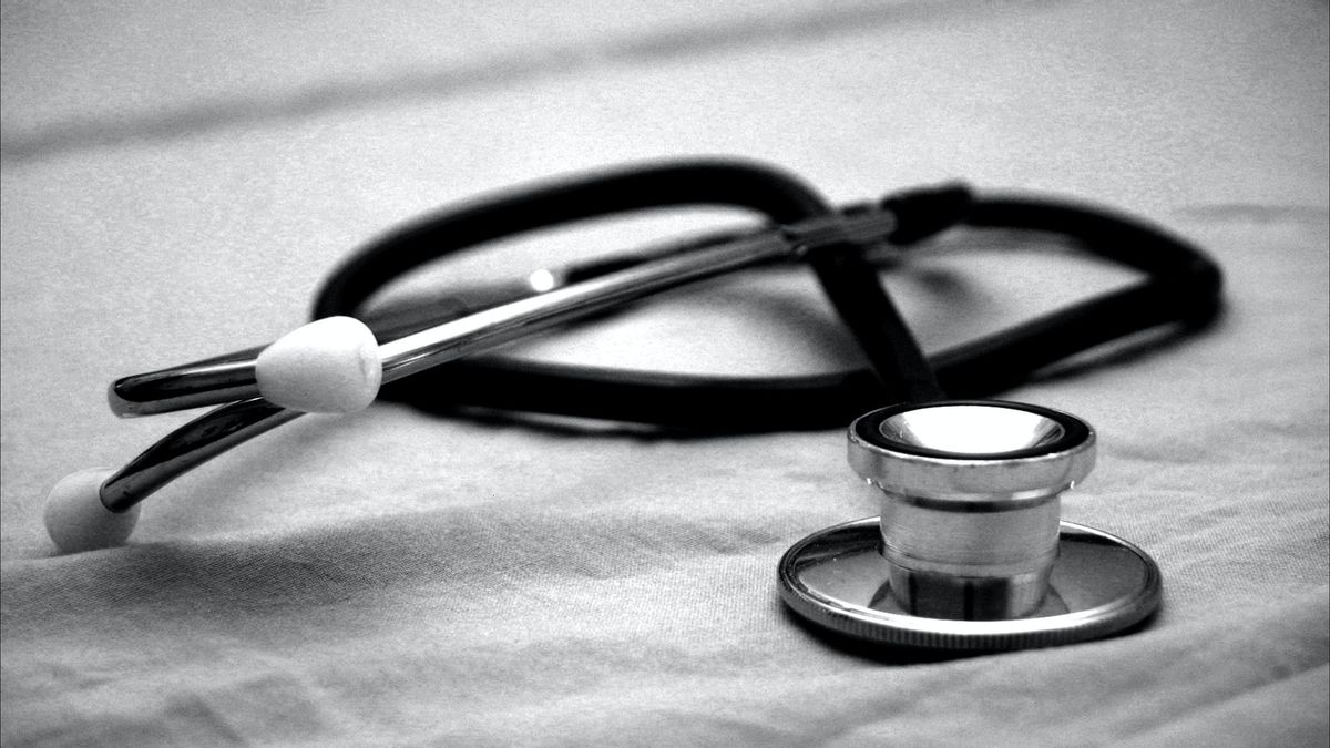 马卡萨尔 - 南苏拉威西（南苏拉威西）马卡萨尔的一名医生死亡。这位医生接触了COVID-19。