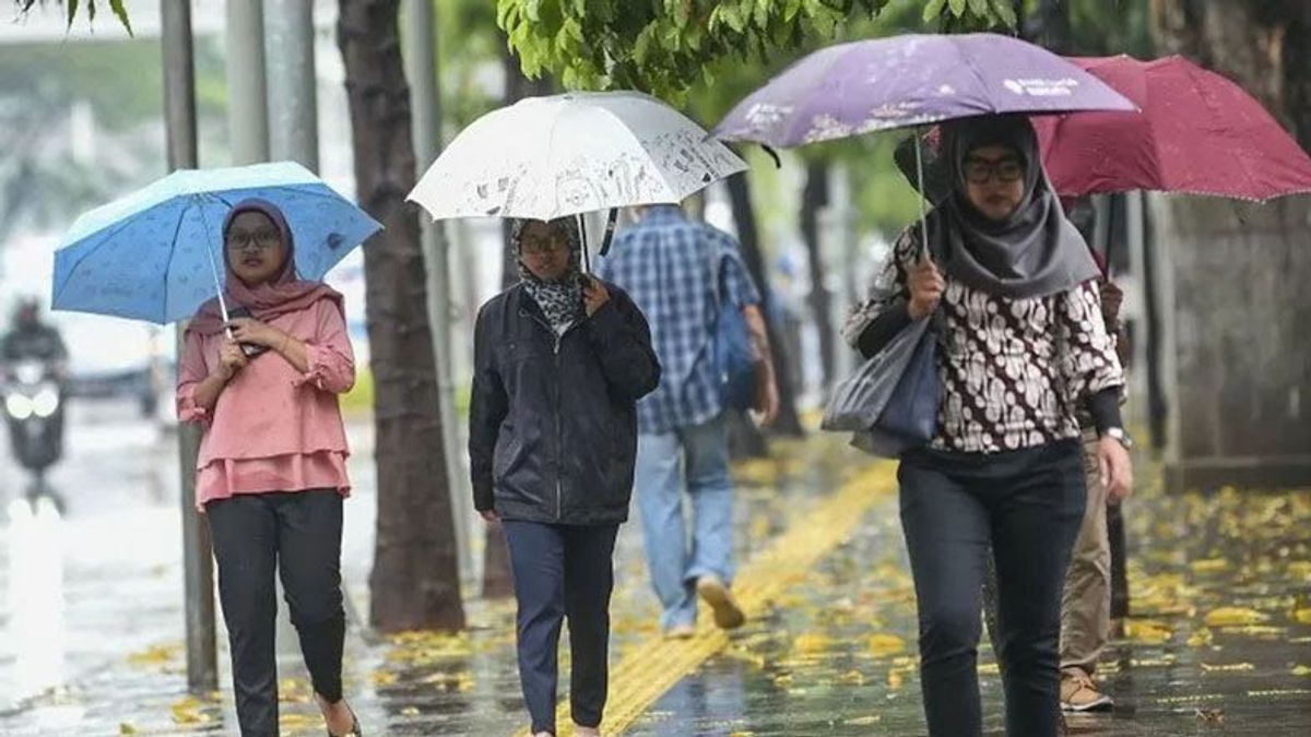 Prakiraan Cuaca Hari Ini: Sebagian Jakarta Hujan pada Sabtu Siang hingga Malam