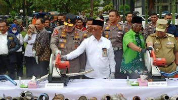 Ahead Of Ramadan 1444, Thousands Of Bottles Of Alcohol And 83 Kg Of Shabu Results From The Raid Were Destroyed By The Riau Police
