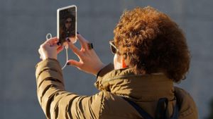 Ketahui 6 Penyebab iPhone Cepat Panas saat VC, Pernah Mengalaminya? 