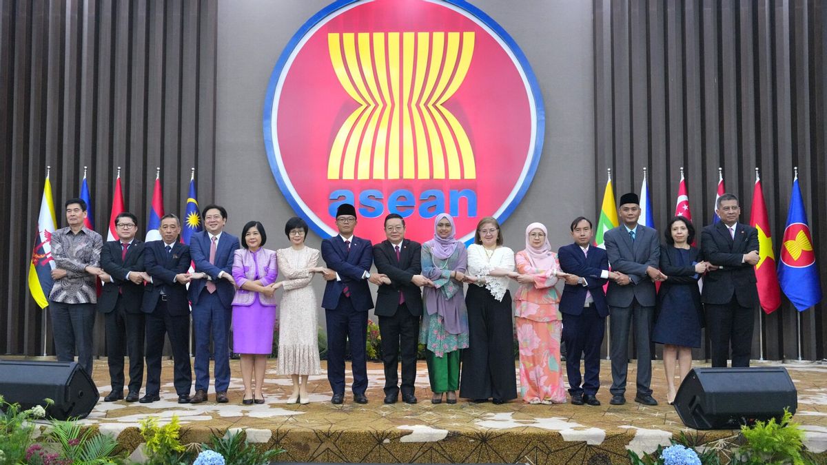 ar - 58 ans de l'ASEAN, le ministre des Affaires étrangères Sugiono : Nous défendons pour le dialogue, la coopération et l'unité